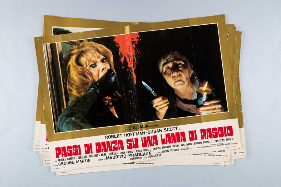 Die Nacht der rollenden Köpfe / Passi di danza su una lama di rasoio - kompletter Fotobusta-Satz (8 Fotobuste)